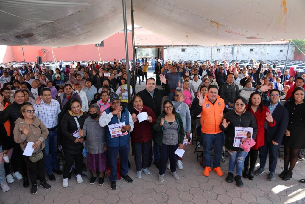 Entregan tinacos a más de 500 familias de las 53 comunidades de Colón ...